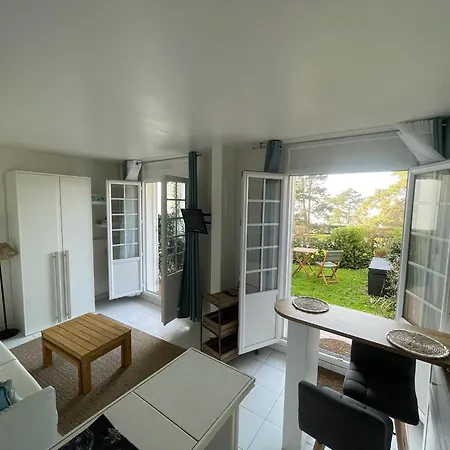 Le Logis Des Roches Noires, Studio Vue Mer, Parking Privatif Apartman *