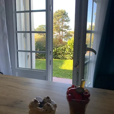 Apartman Le Logis Des Roches Noires, Studio Vue Mer, Parking Privatif Trouville-sur-Mer