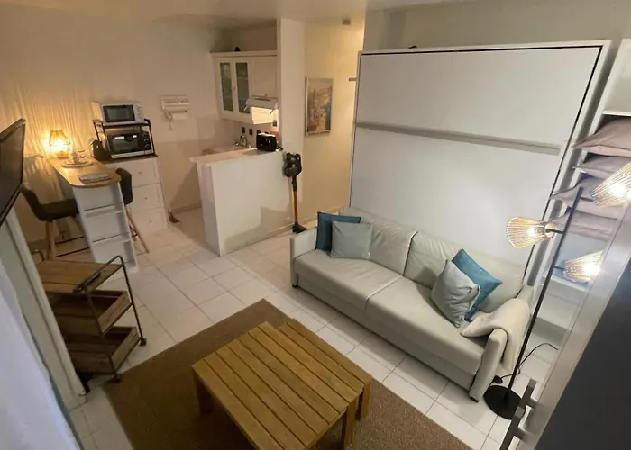 Le Logis Des Roches Noires, Vue