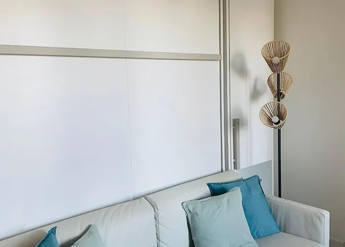 Le Logis Des Roches Noires, Vue