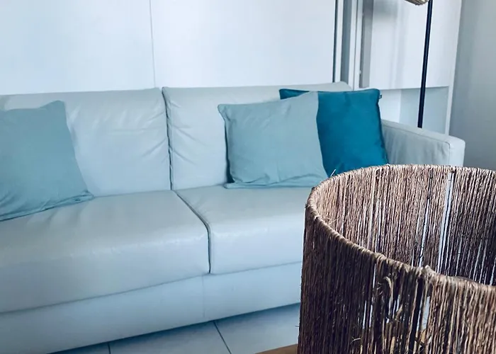 Le Logis Des Roches Noires, Vue *