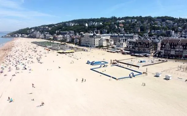 Le Logis Des Roches Noires, Vue Apartment